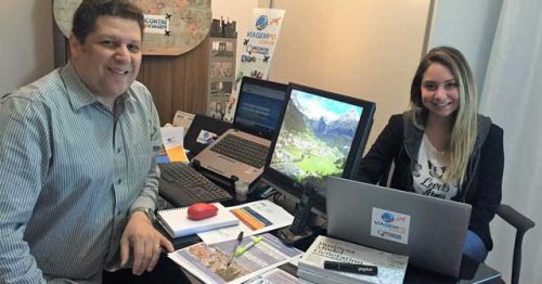 Paixão por viagem vira negócio rentável para pai e filha